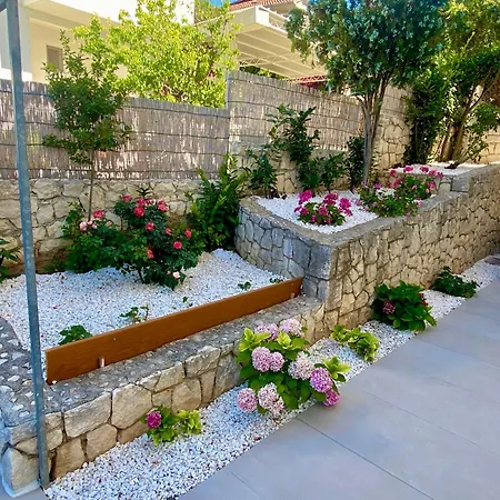 Eden Adults Only Πανσιόν Τρογκίρ