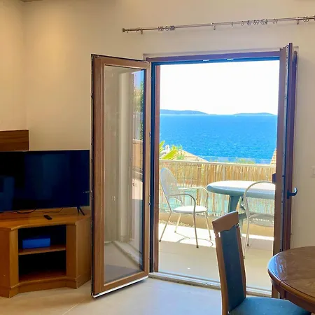 Eden Adults Only Πανσιόν Τρογκίρ