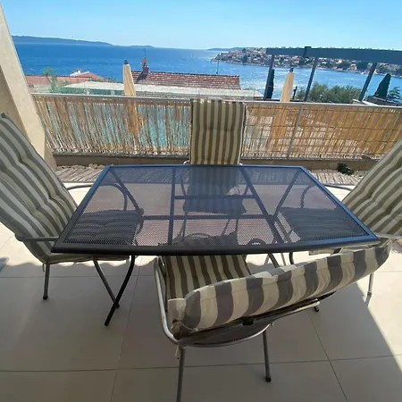 Eden Adults Only 3* Τρογκίρ