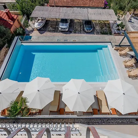 Πανσιόν Eden Adults Only 3*