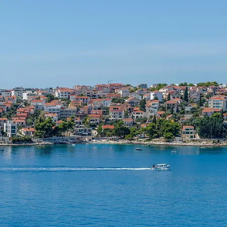 Eden Adults Only 3* Τρογκίρ