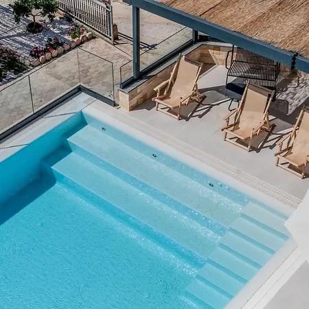 Eden Adults Only 3* Τρογκίρ