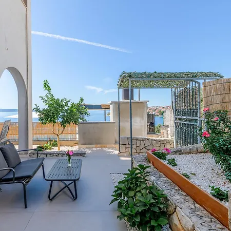 Eden Adults Only Πανσιόν