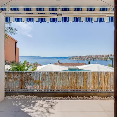 Eden Adults Only Τρογκίρ